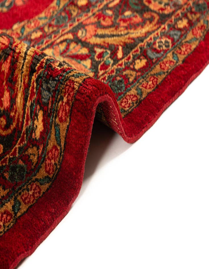 Detail image of 9' 10 x 13' 7 Liliyan Rug