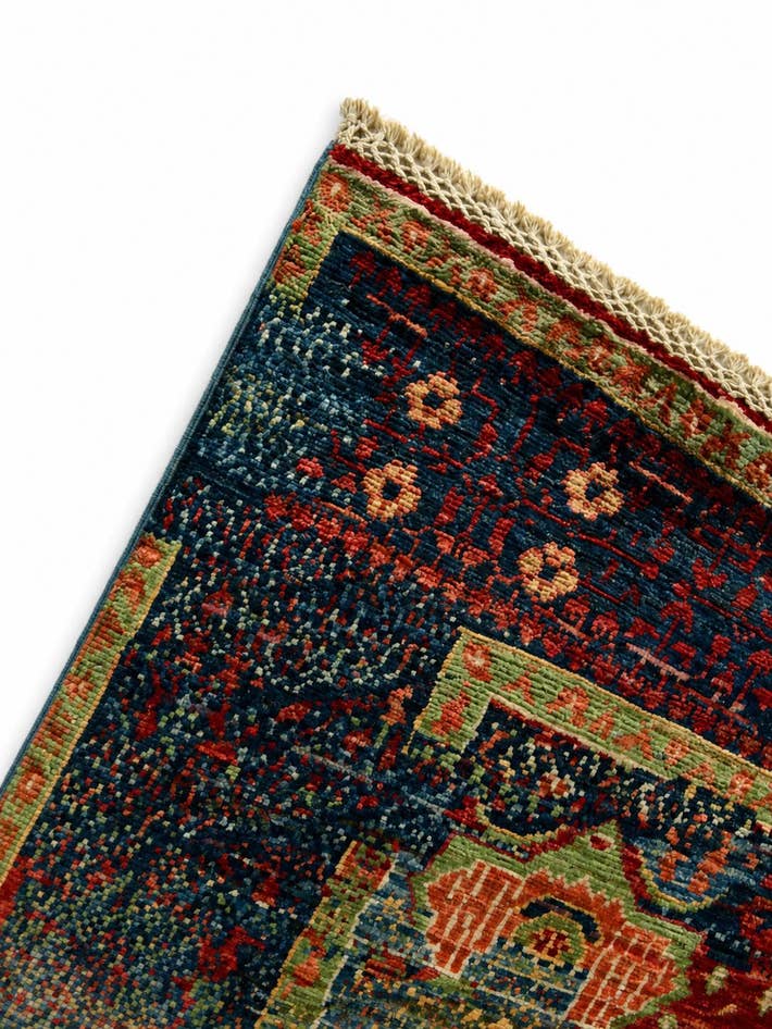 Detail image of 4' 10 x 6' 6 Hand Knotted Mamluk Ziegler Rug