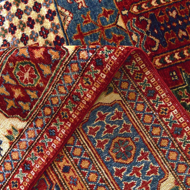 Detail image of 5' x 6' 10 Hand Knotted Mamluk Ziegler Rug