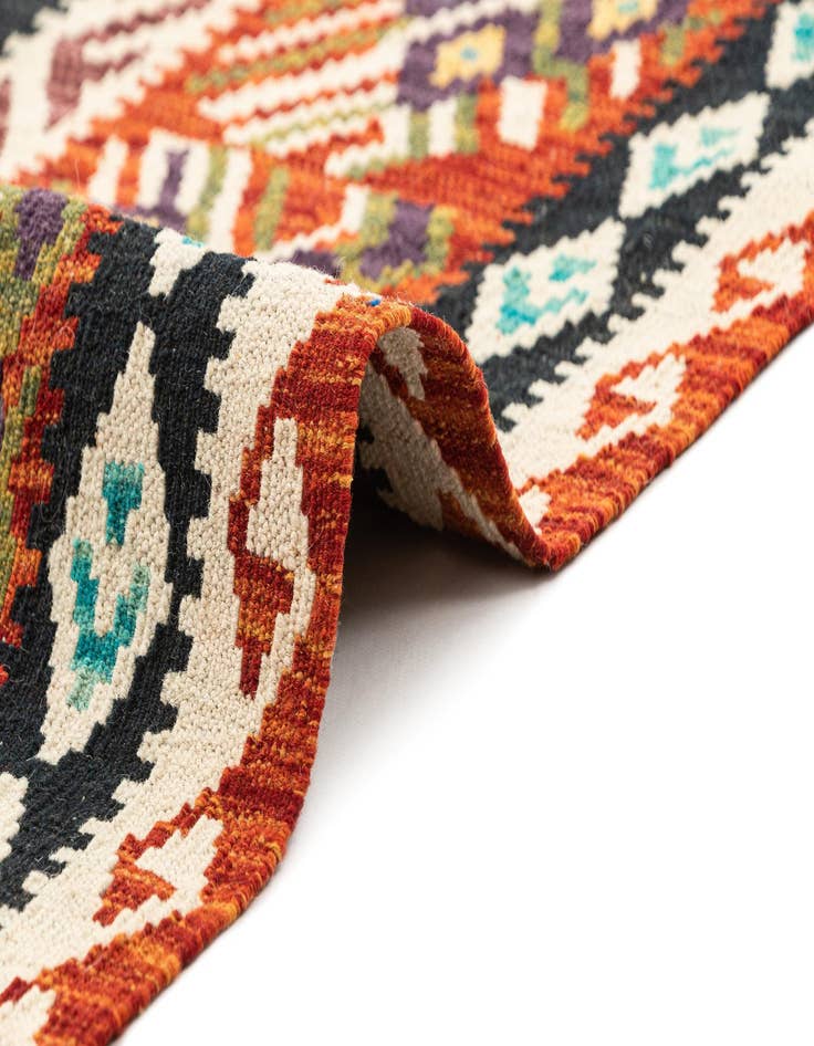 Detail image of 5' 2 x 6' 11  Hand Knotted Marok Kilim Rug