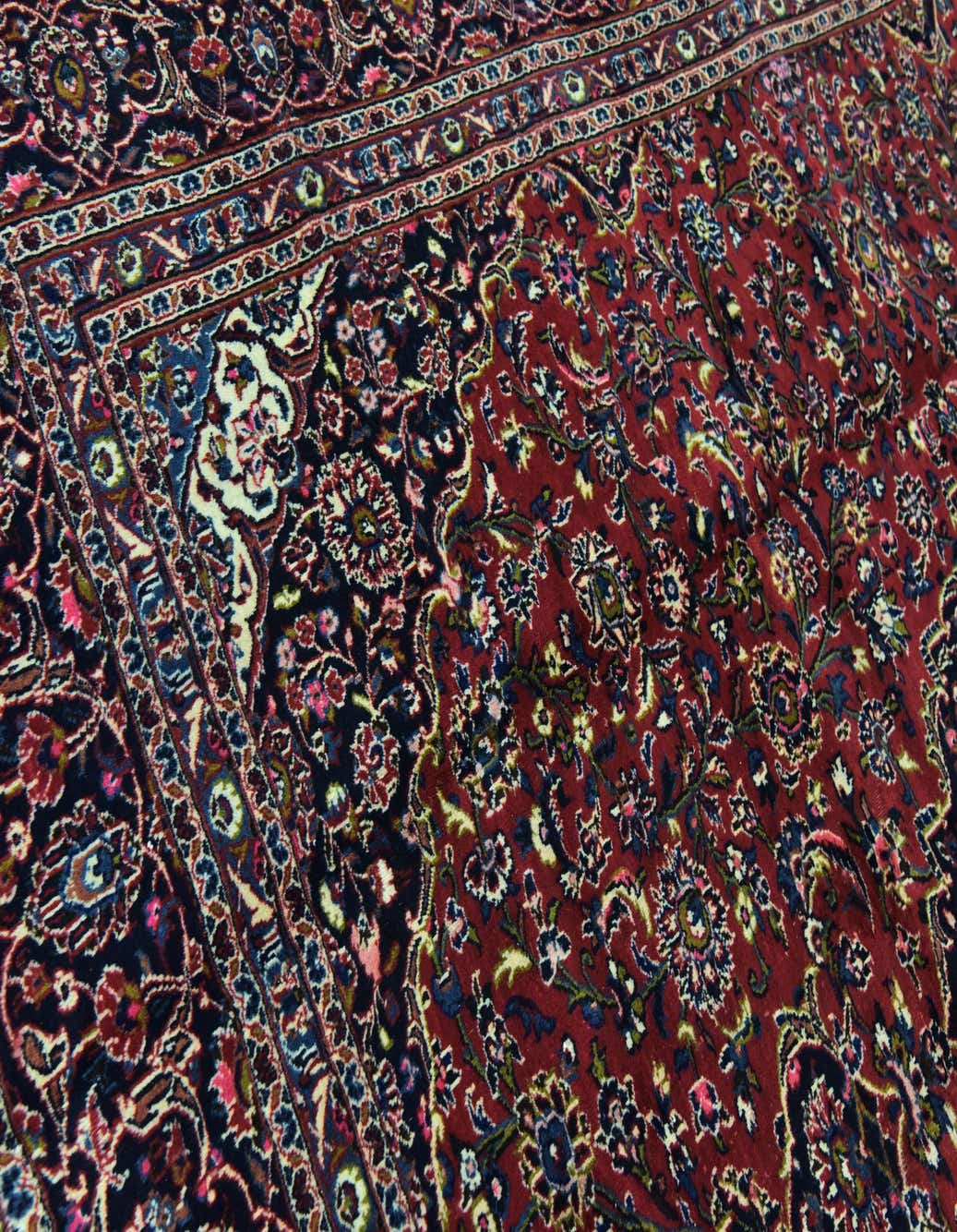 Detail image of 292cm x 385cm  Hand Knotted Mashad Persa Wool Alfombra