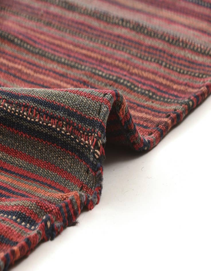 Detail image of 7' 6 x 9' 10 Mazandaran Rug