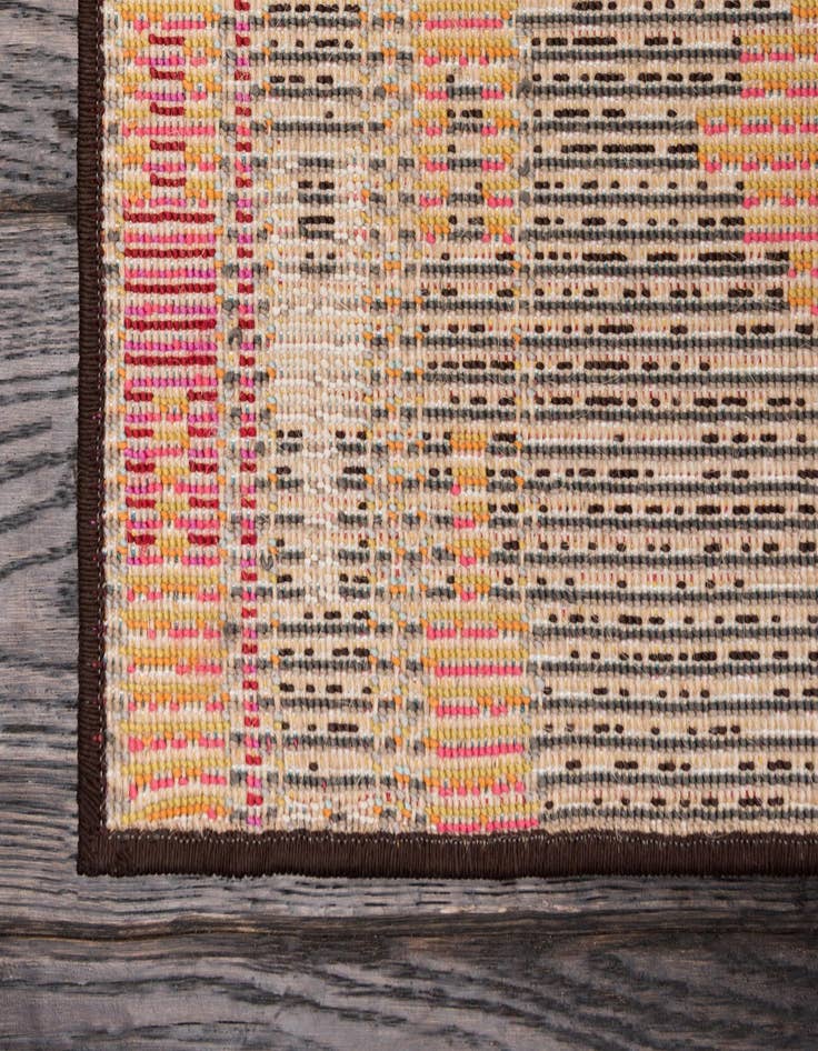 Detail image of 2' x 3' Washable Mesa Rug