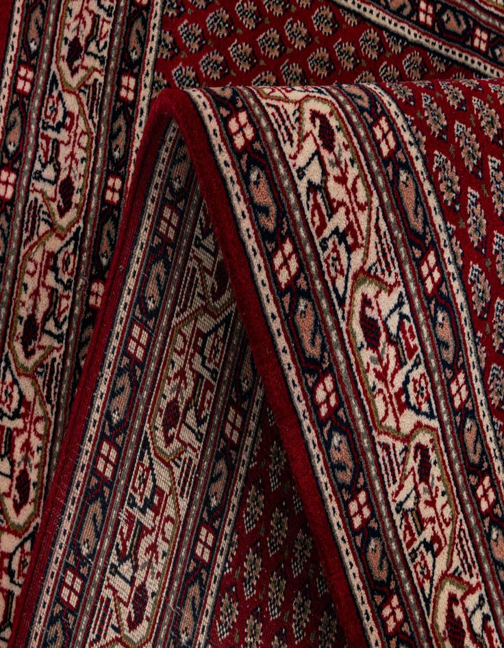 Detail image of 3' 11 x 5' 8  Hand Knotted Mir Wool Rug