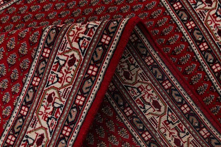 4' x 5' 10 Hand Knotted Mir Wool Rug