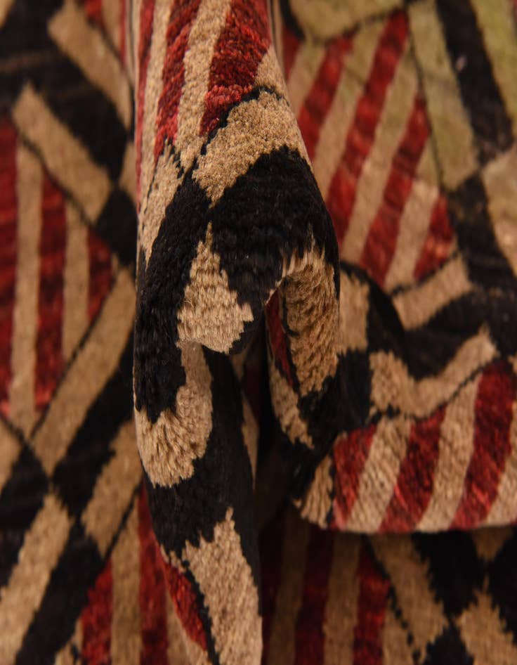 Detail image of 5' 10 x 7' 10  Hand Knotted Modern Ziegler Rug