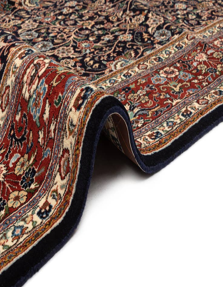 Detail image of 6' 5 x 9' 9 Mood Wool Rug