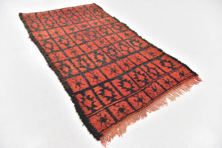 Detail image of 4' x 6' 8 Hand Knotted Moroccan Wool Rug