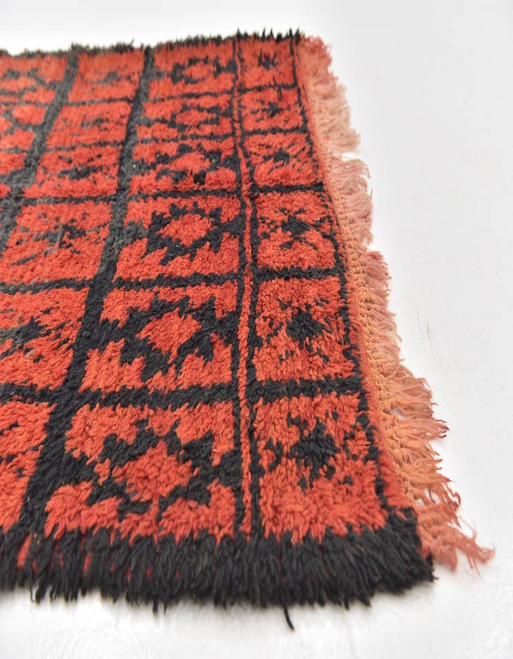 Detail image of 4' x 6' 8  Hand Knotted Moroccan Wool Rug