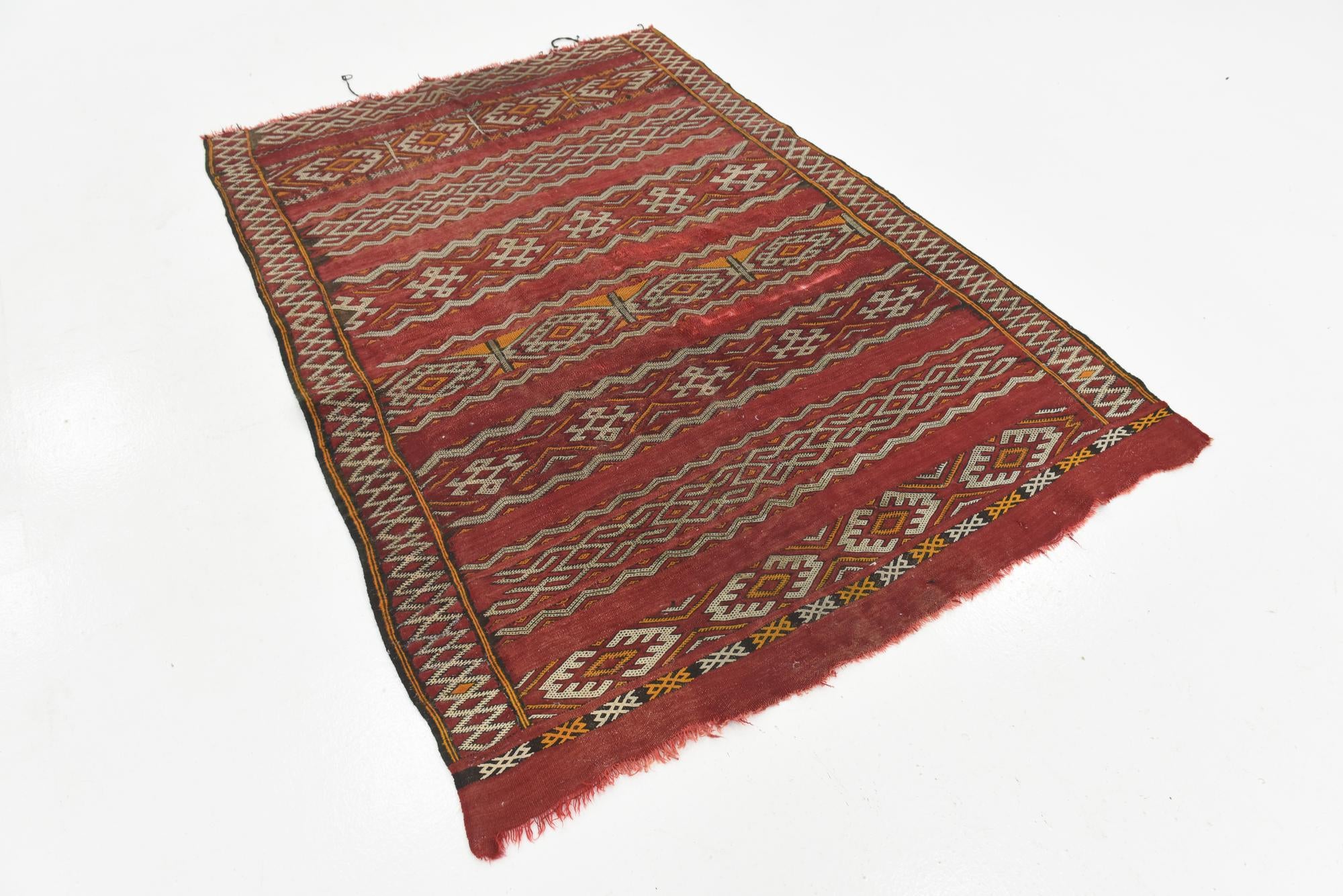 4' 8 x 6' 5 Hand Woven Moroccan Wool Rug