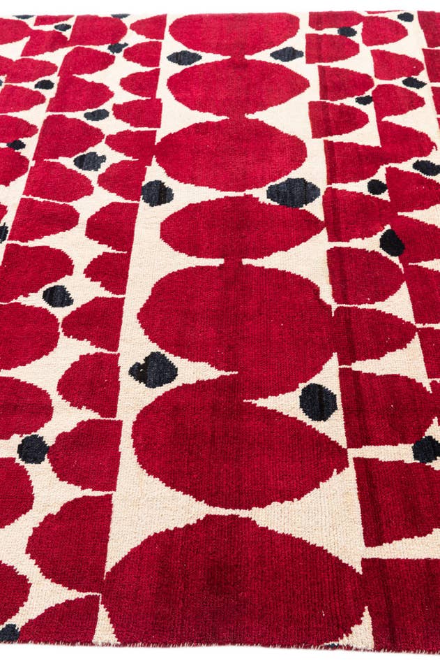 Detail image of 6' 5 x 9' 10 Hand Knotted Moroccan Wool Rug