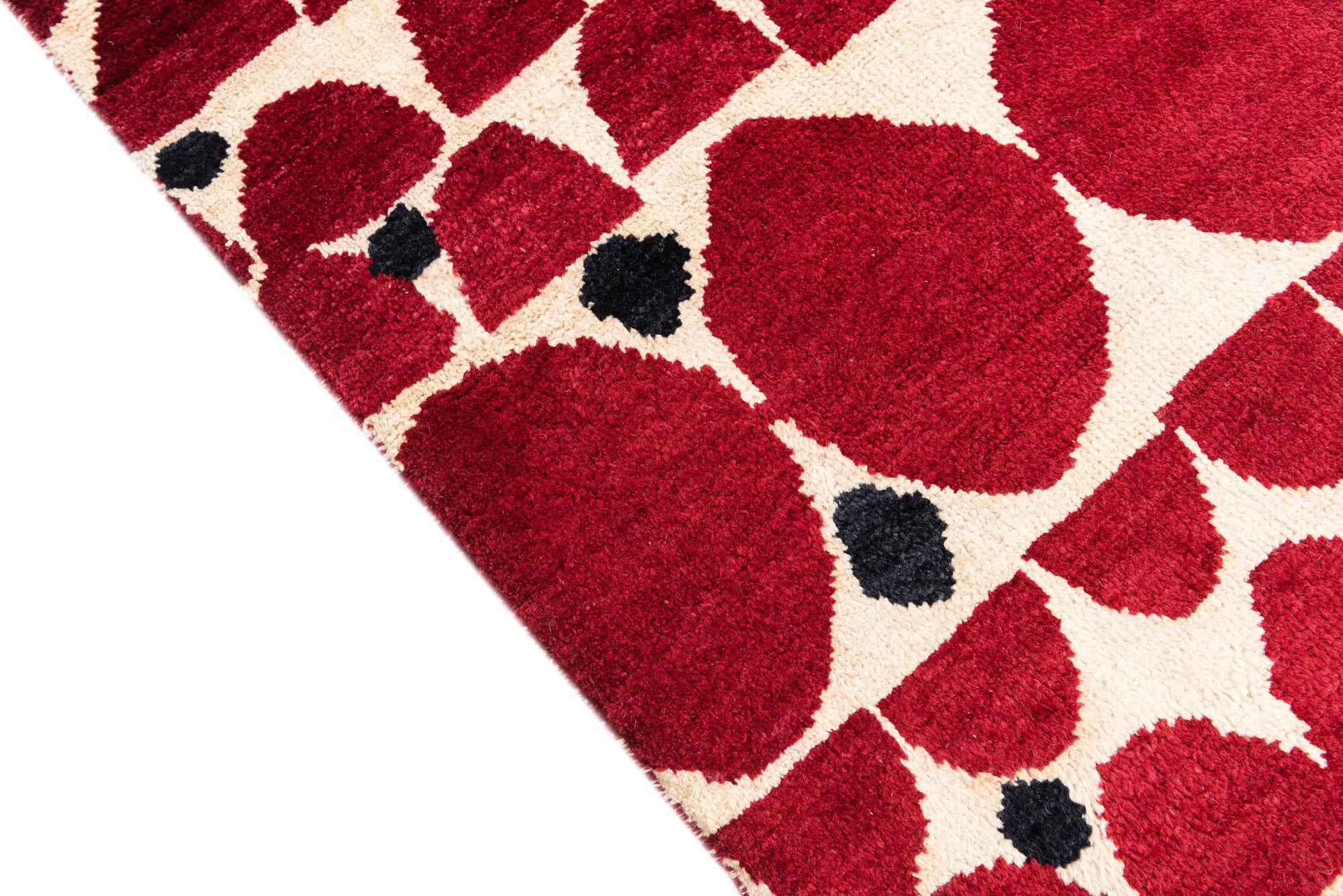 5' 7 x 8' 2 Hand Knotted Moroccan Wool Rug