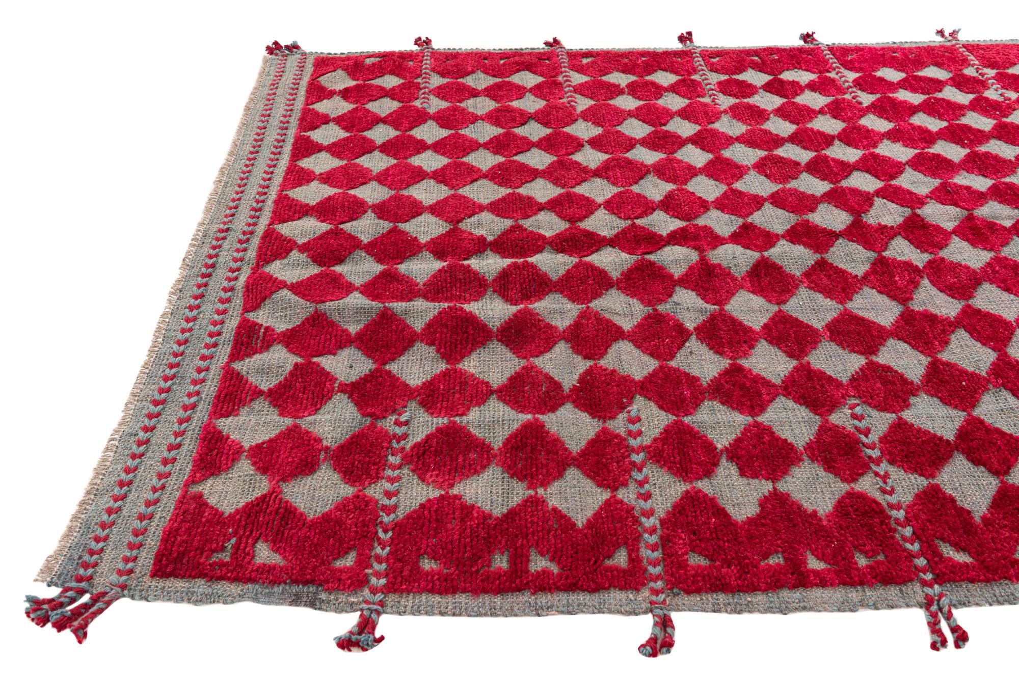 4' 10 x 7' 4 Hand Knotted Moroccan Wool Rug