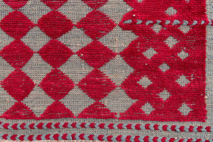 5' 9 x 8' Hand Knotted Moroccan Wool Rug