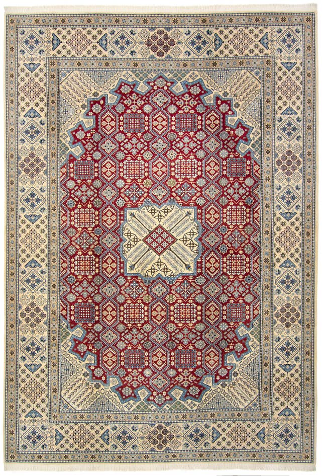 Detail image of 8' x 11' 4 Hand Knotted Nain Persian Rug