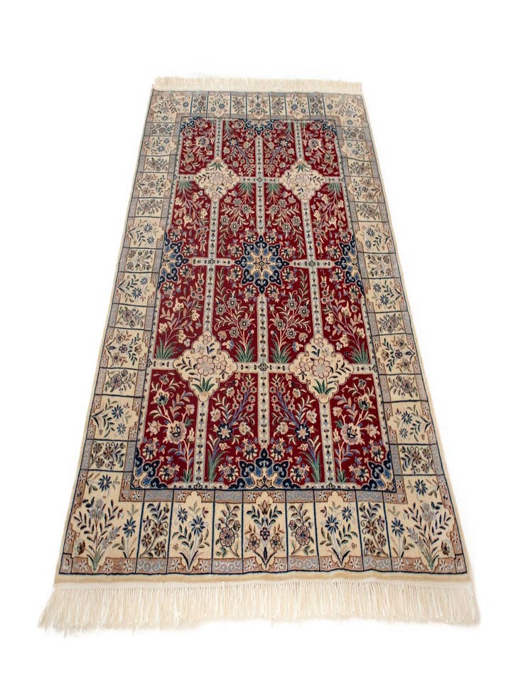 Detail image of 4' 2 x 6' 7 Nain Rug