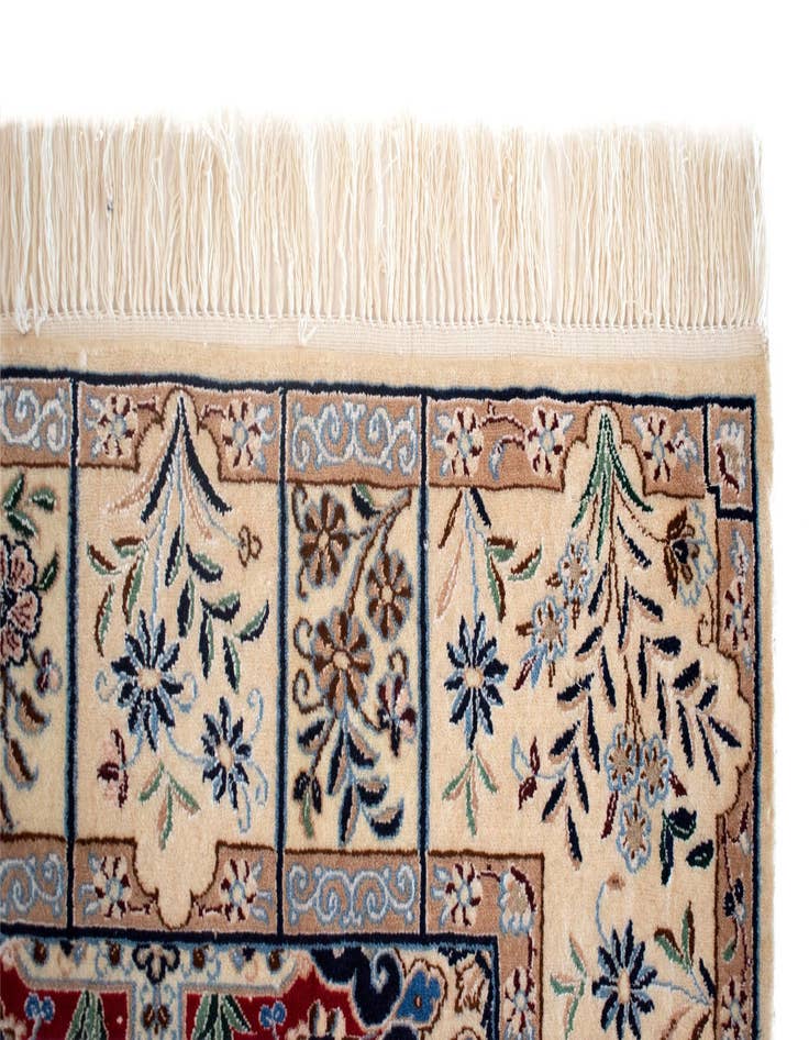 Detail image of 4' 2 x 6' 7 Nain Rug