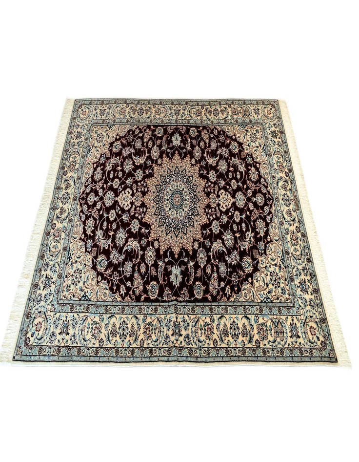 Detail image of 4' 11 x 7' 5 Nain Rug