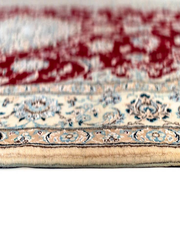 Detail image of 4' 2 x 6' 8 Nain Rug