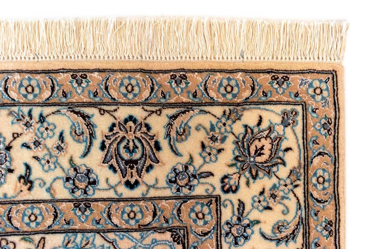 Detail image of 4' 2 x 6' 8 Nain Rug