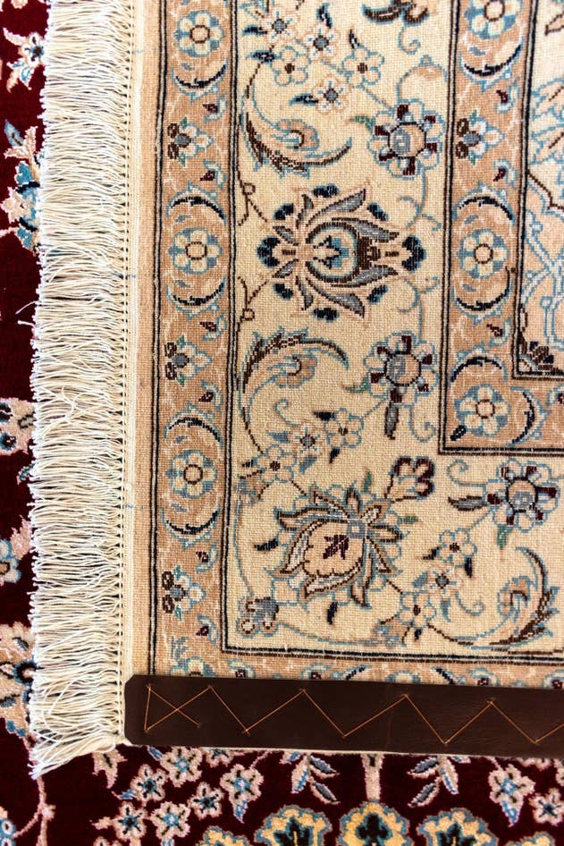 Detail image of 4' 2 x 6' 8 Nain Rug