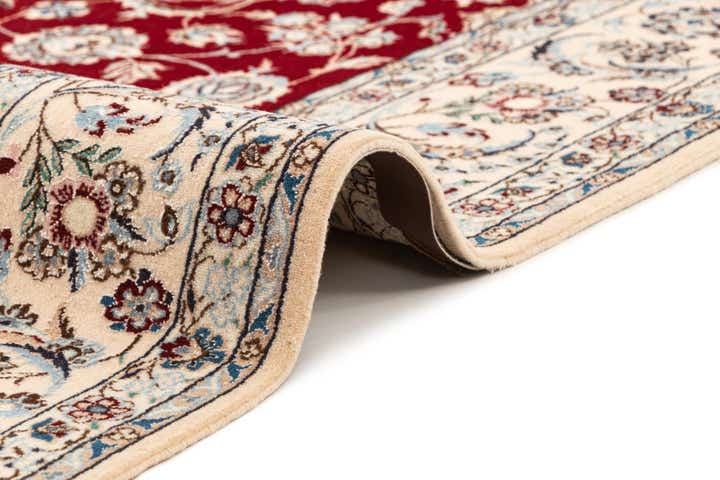 5' x 7' 5 Hand Knotted Nain Rug