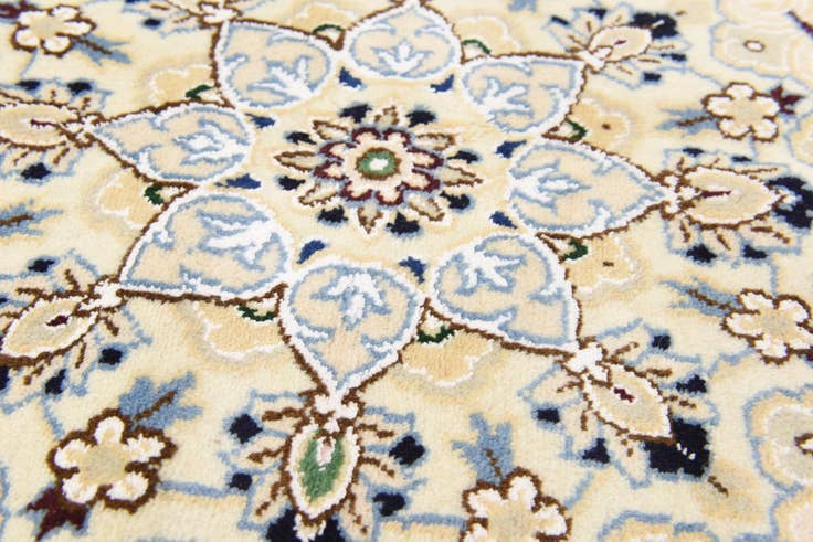 Detail image of 5' x 7' 11 Hand Knotted Nain Persian Rug