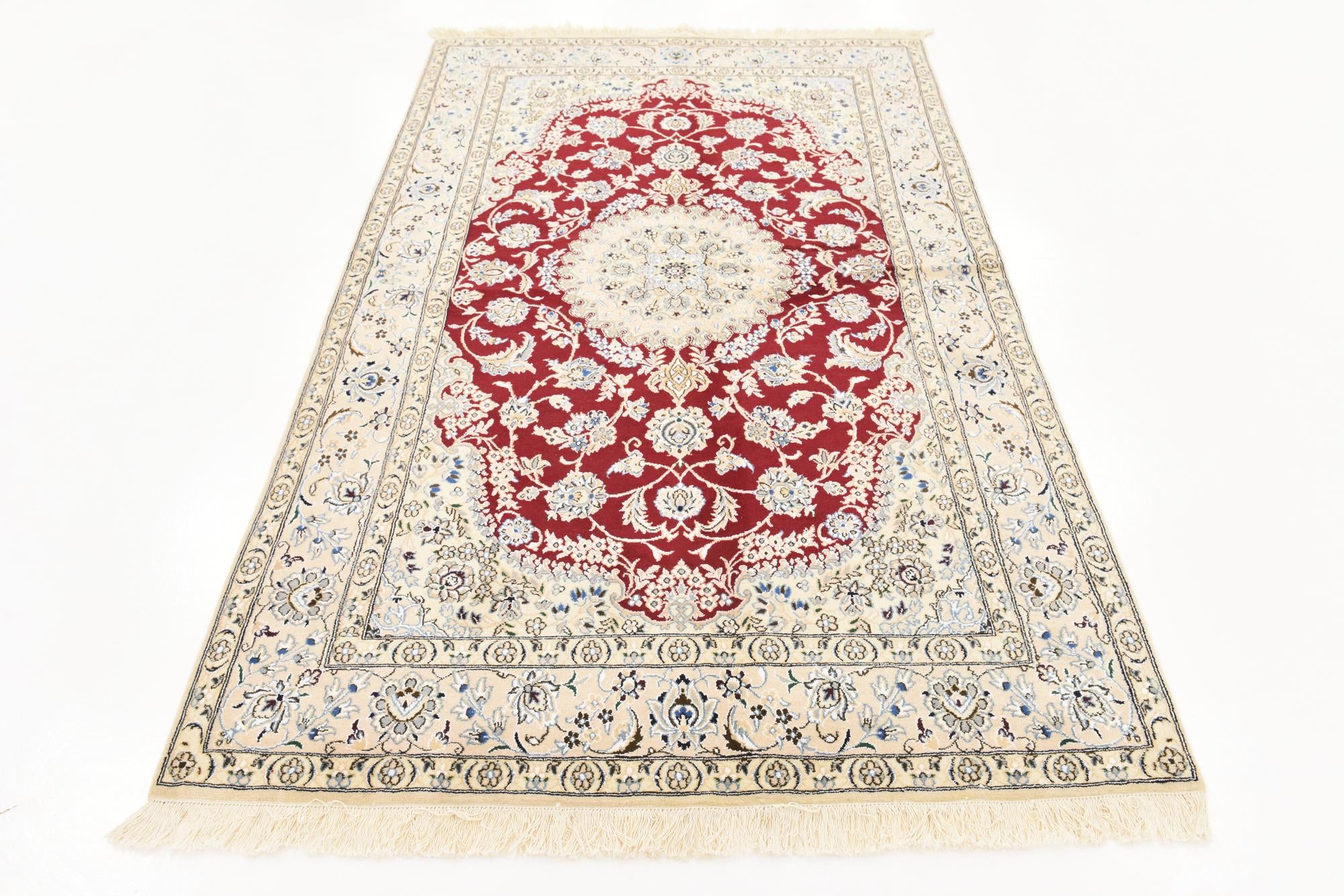 4' 10 x 8' Hand Knotted Nain Persian Rug