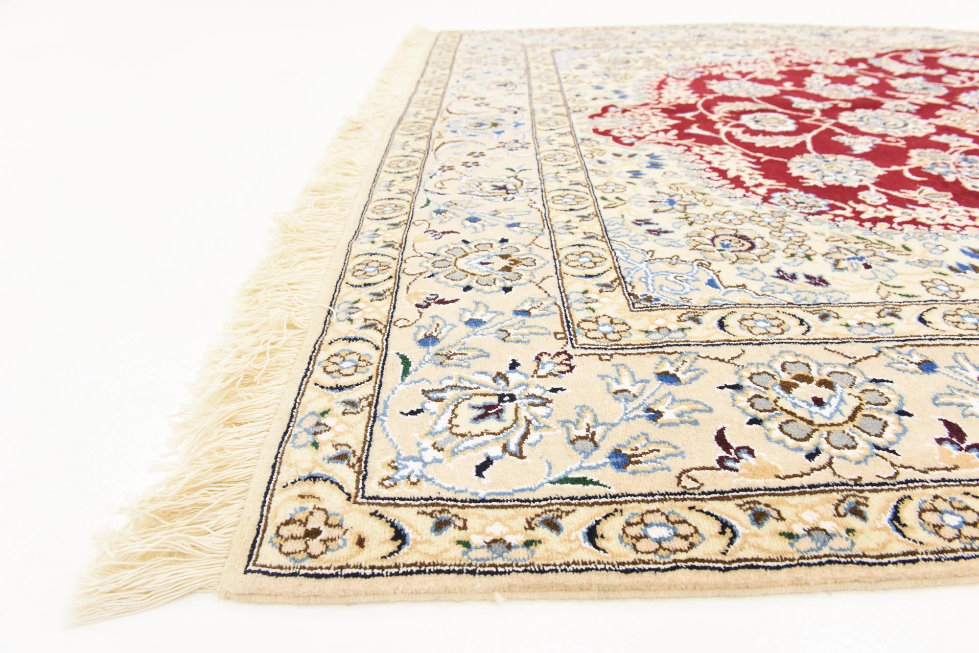 4' 10 x 8' Hand Knotted Nain Persian Rug