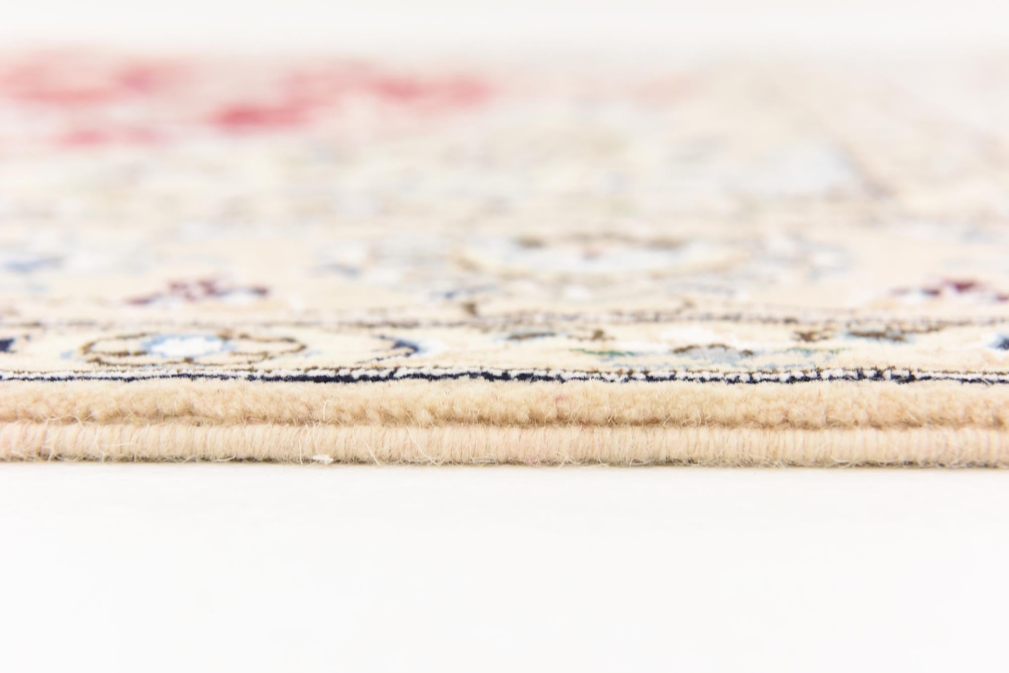 4' 10 x 8' Hand Knotted Nain Persian Rug