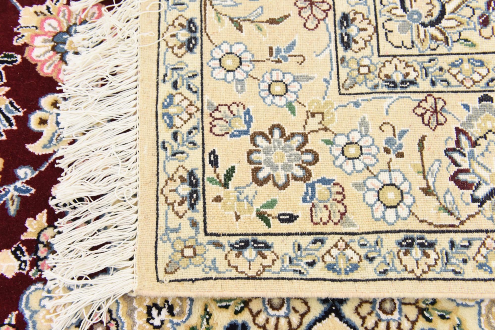 4' 10 x 6' 10 Hand Knotted Nain Persian Rug
