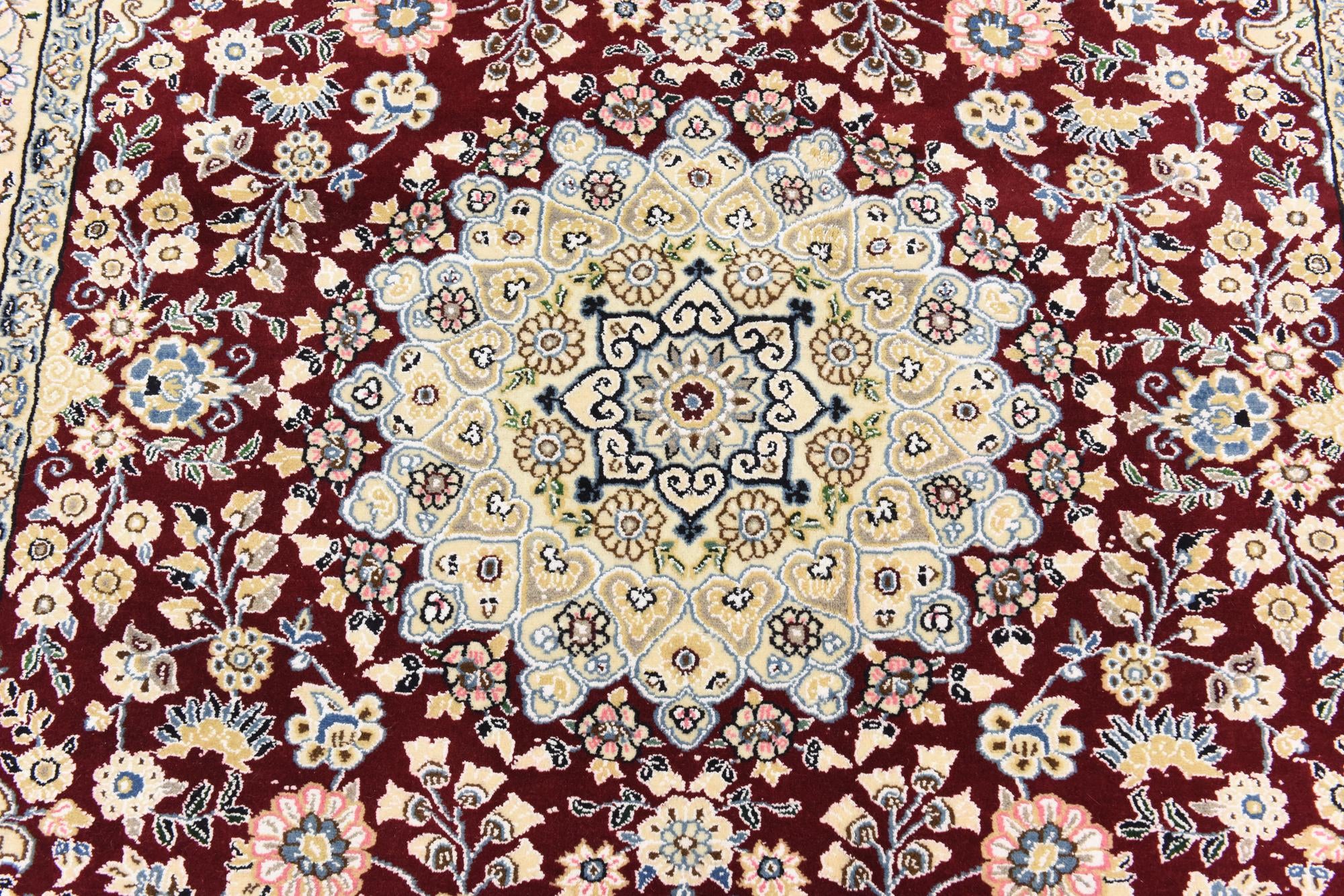 4' 10 x 6' 10 Hand Knotted Nain Persian Rug