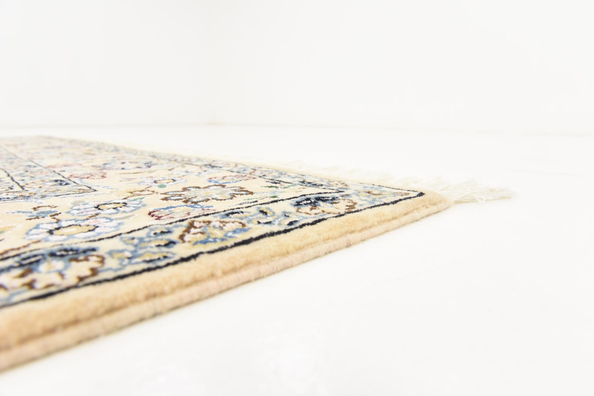 4' 10 x 6' 10 Hand Knotted Nain Persian Rug