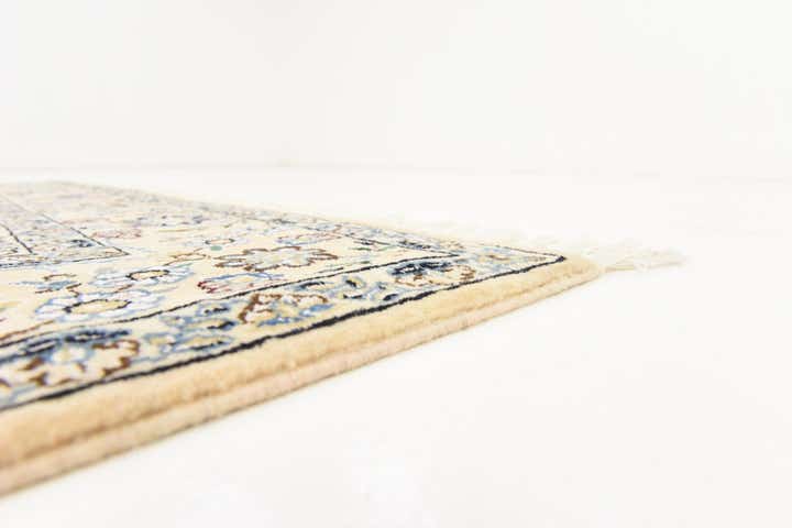 4' 10 x 6' 10 Hand Knotted Nain Persian Rug