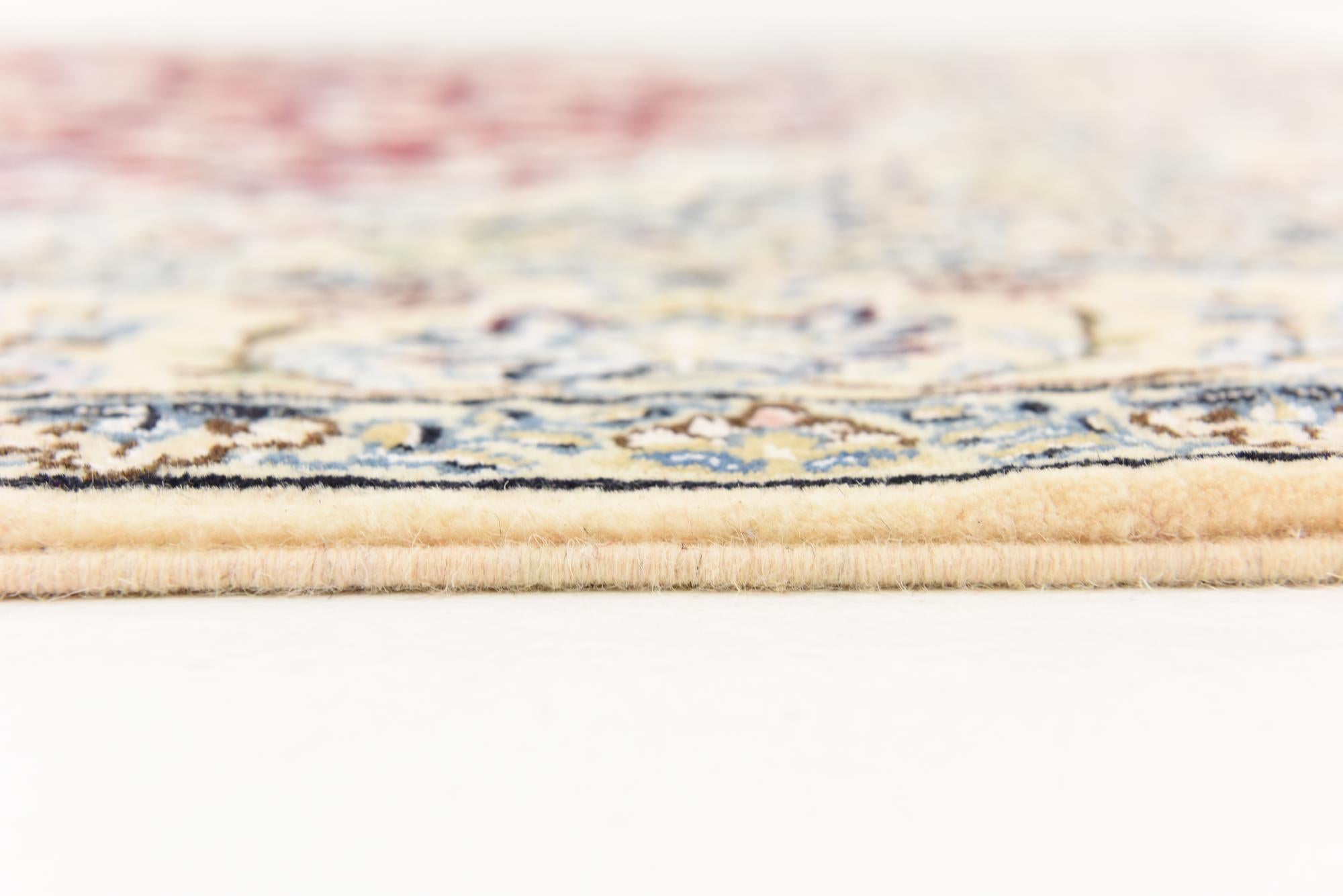 4' 10 x 6' 10 Hand Knotted Nain Persian Rug