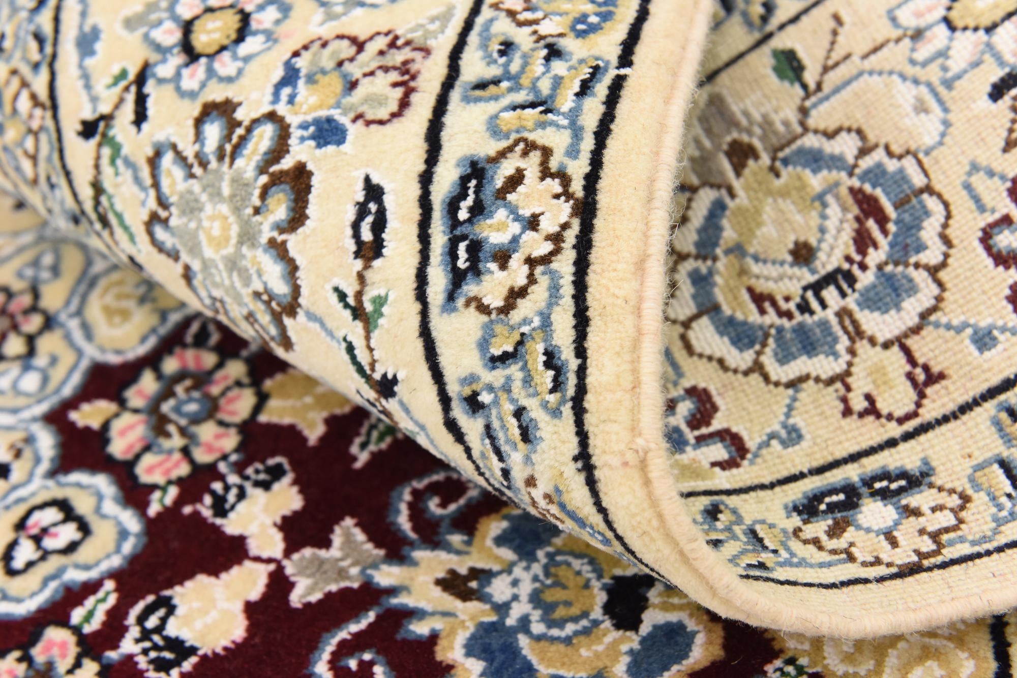 4' 10 x 6' 10 Hand Knotted Nain Persian Rug