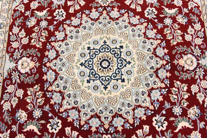 4' 11 x 8' Hand Knotted Nain Persian Rug