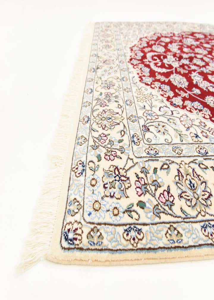 4' 10 x 8' Hand Knotted Nain Persian Rug