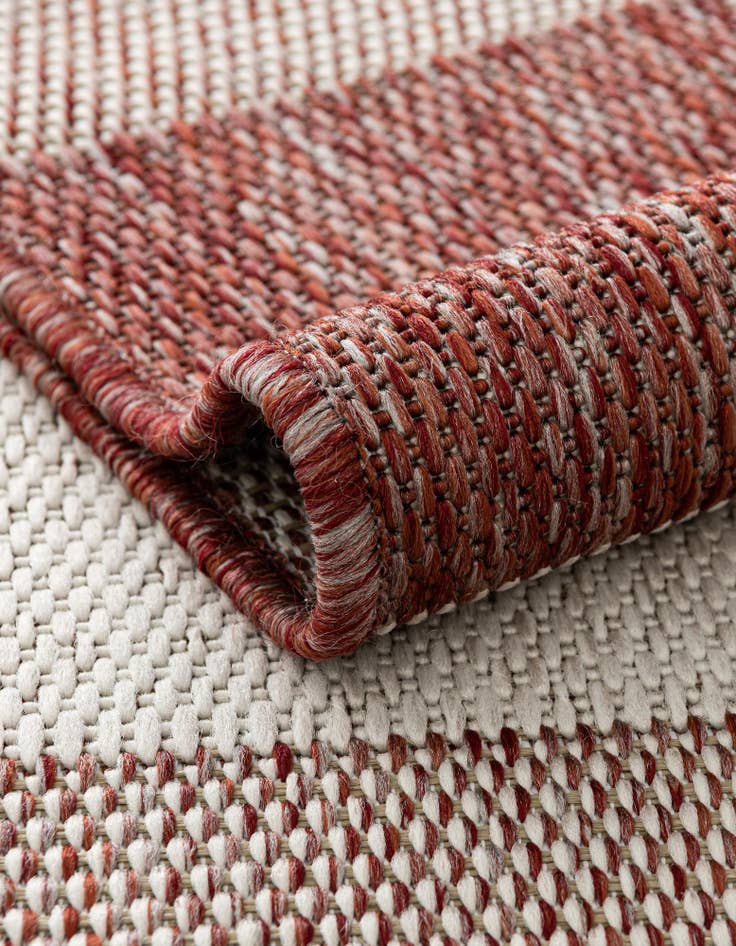 Detail image of 4' x 6' Easy-Clean Checkered Indoor / Outdoor Rug