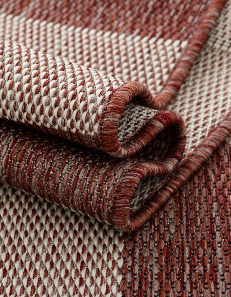 Detail image of 5' 3 x 8' Easy-Clean Checkered Indoor / Outdoor Rug