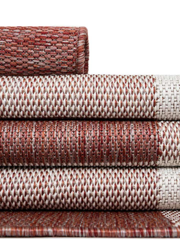 6' x 9' Easy-Clean Checkered Indoor / Outdoor Rug