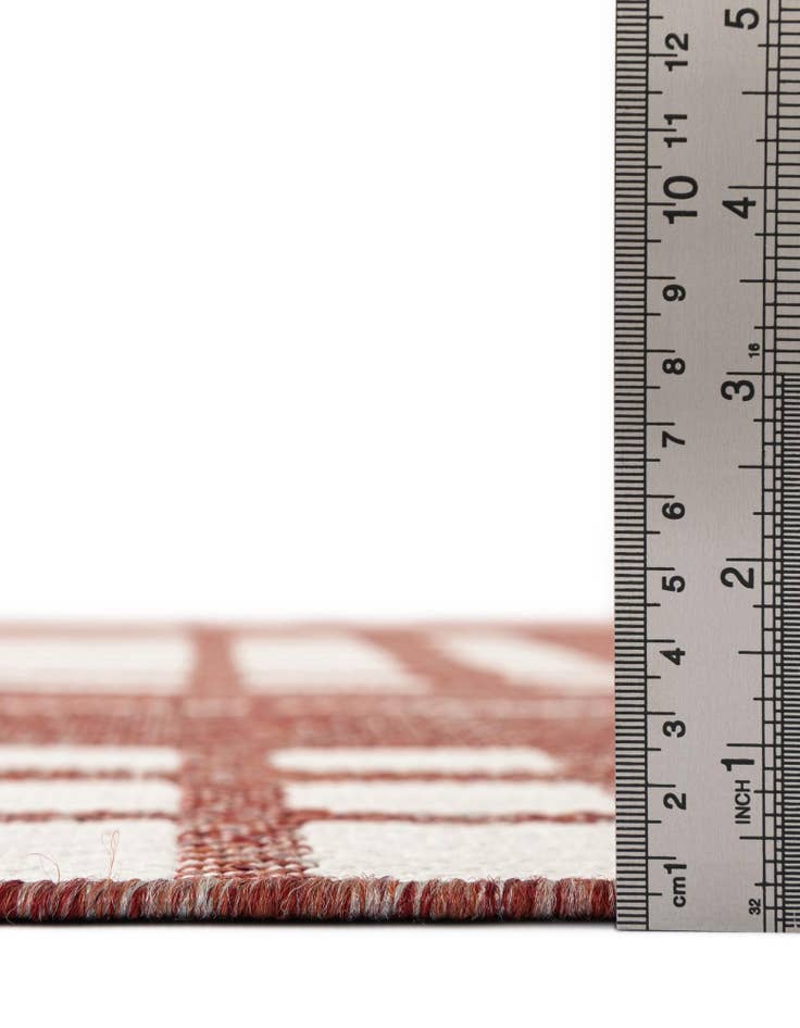 Detail image of 2' x 3' Easy-Clean Checkered Indoor / Outdoor Rug