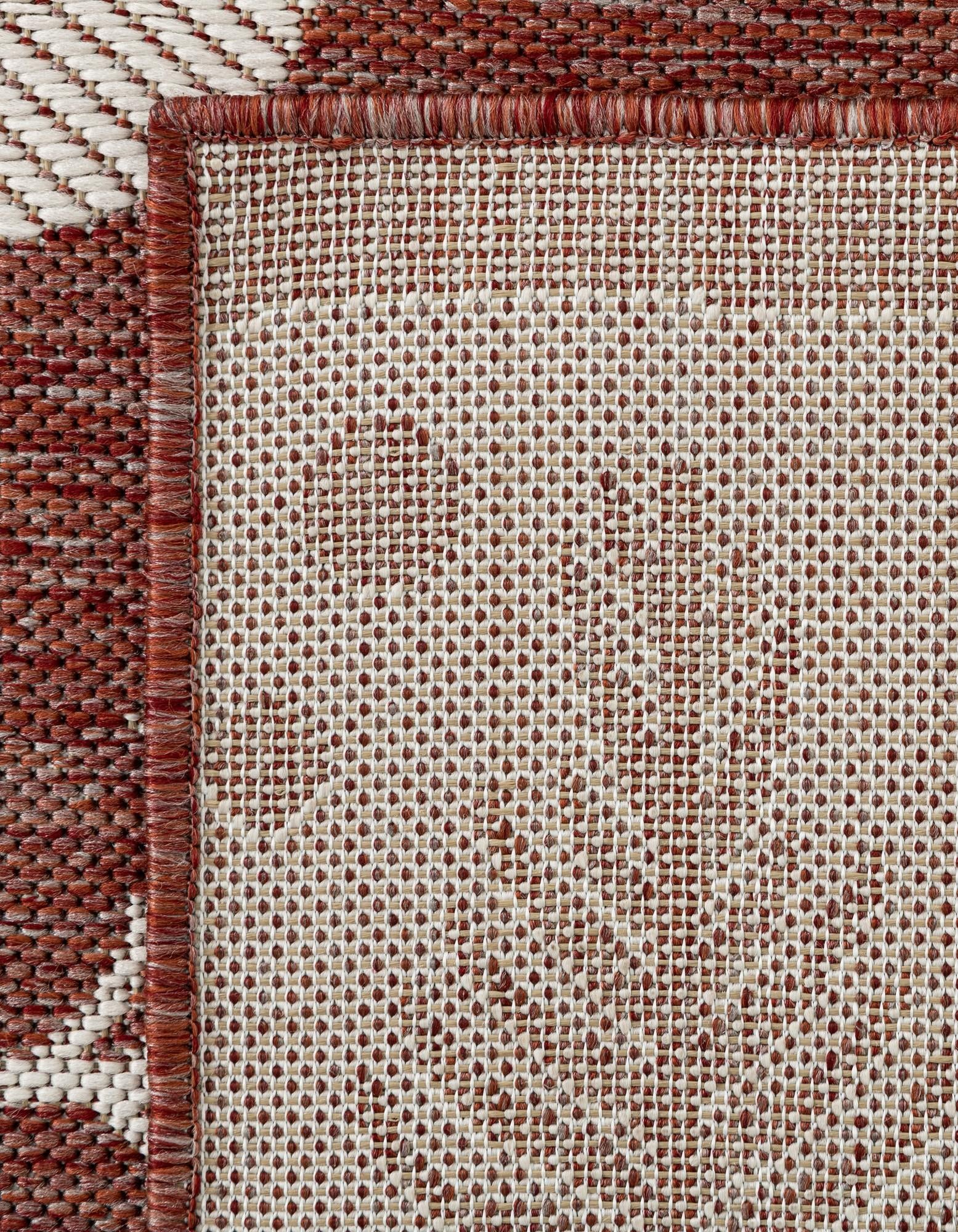 5' 3 x 7' Easy-Clean Holiday Indoor / Outdoor Rug