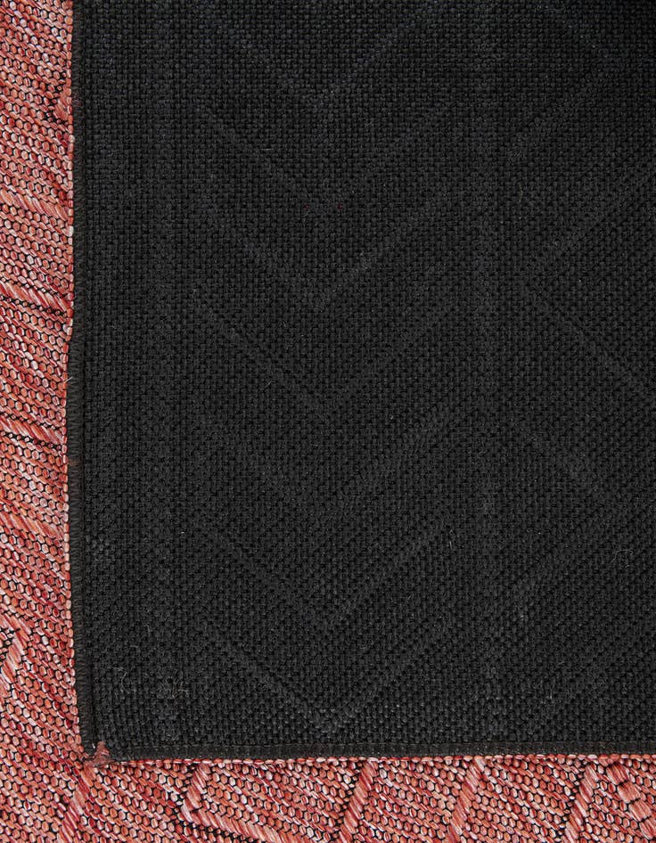 Detail image of 5' x 8'  Washable Modern Indoor / Outdoor Rug