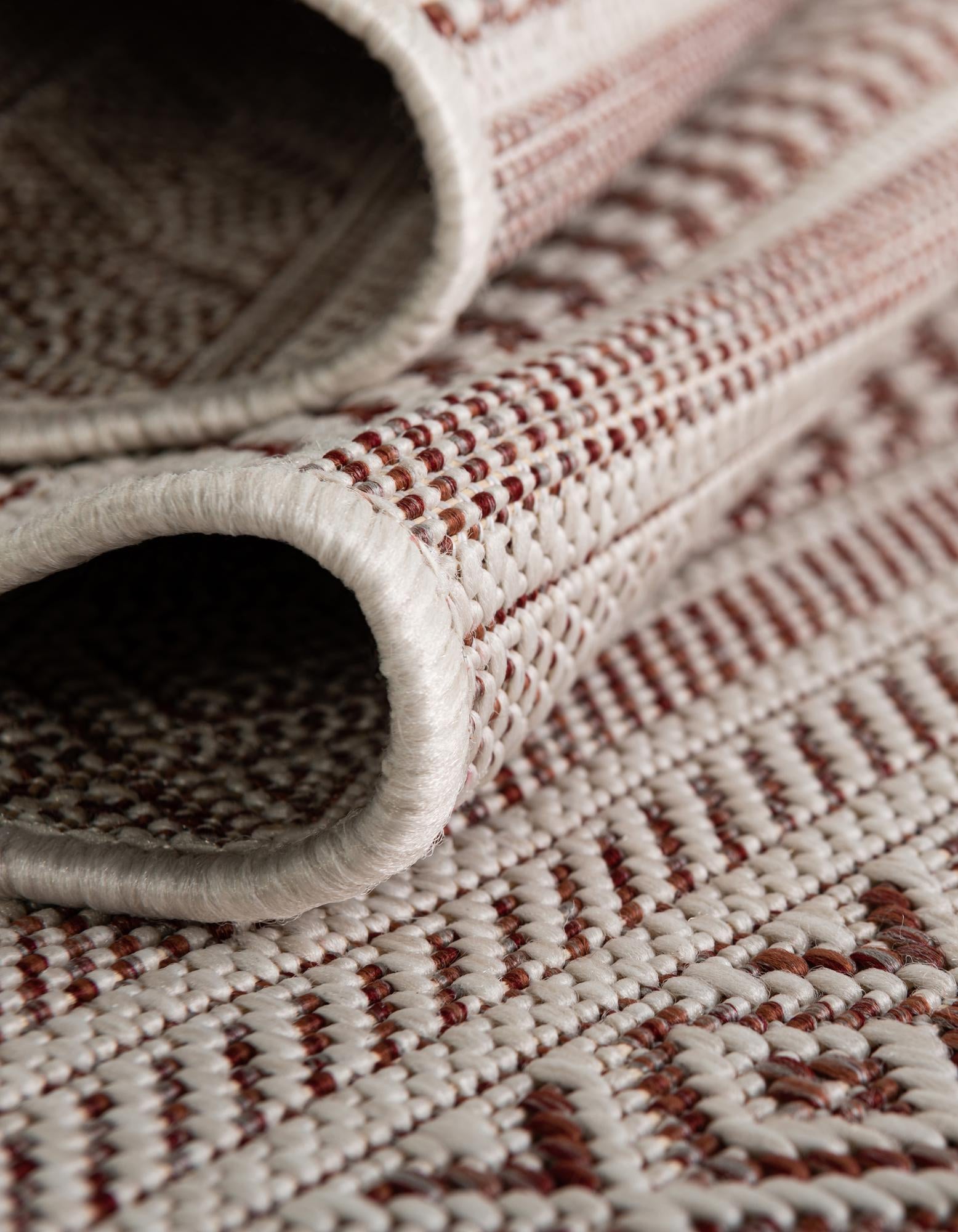 6' x 9' Easy-Clean Striped Indoor / Outdoor Rug