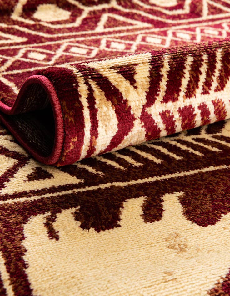 Detail image of 5' 3 x 8' Pioneer Rug