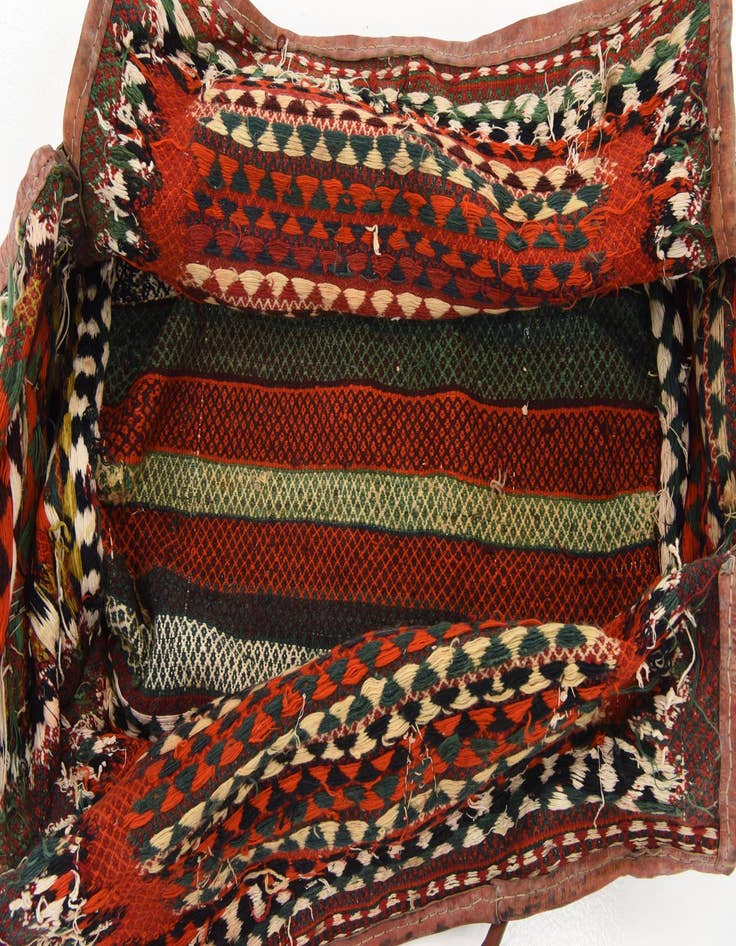 Detail image of 5' 3 x 6' 7 Hand Woven Saddle Bag Wool Rug