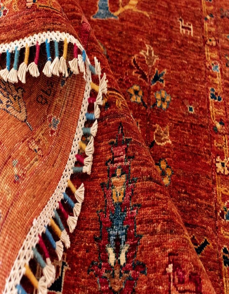 Detail image of 6' 8 x 9' 6 Samarkand Wool Rug