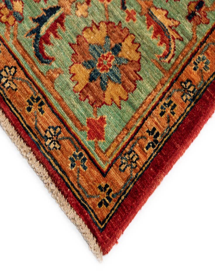 Detail image of 6' 6 x 8' 8 Sara Wool Rug