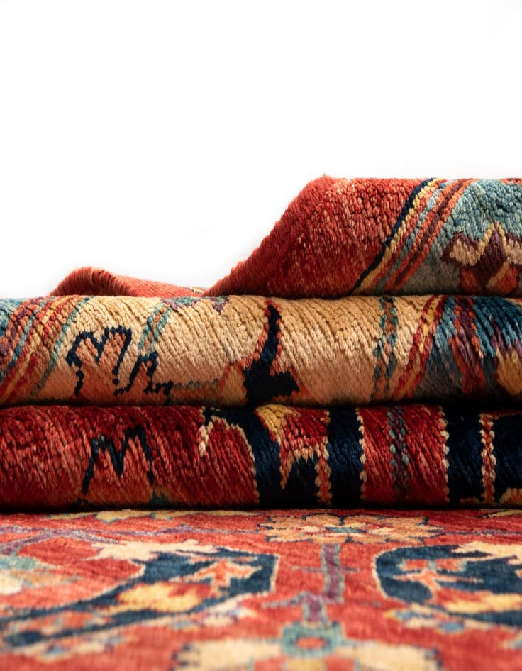 Detail image of 6' 10 x 9' 6 Sara Wool Rug